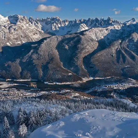 Lunga Via Delle Dolomiti * Calalzo di Cadore