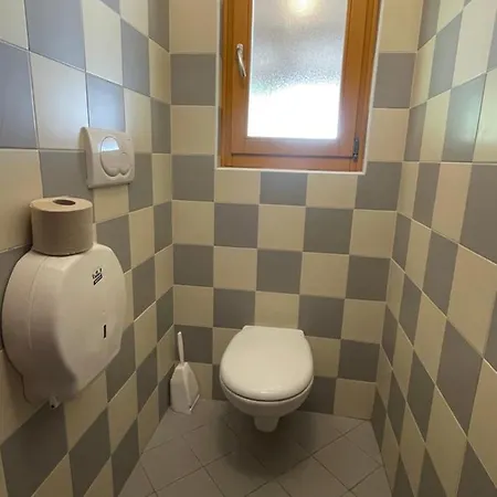 Pensión Lunga Via Delle Dolomiti *