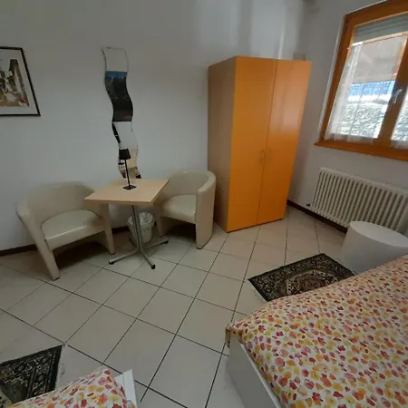 Lunga Via Delle Dolomiti *