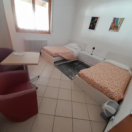 Lunga Via Delle Dolomiti *