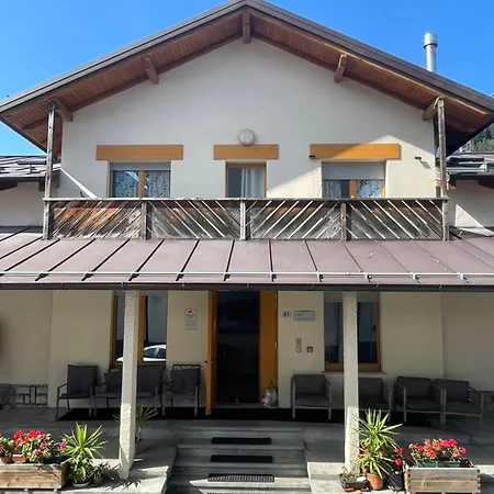 Penzion Lunga Via Delle Dolomiti *