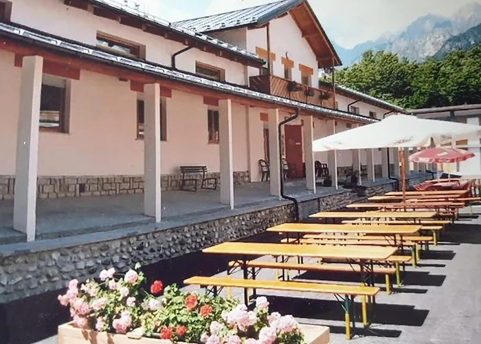 Pensión Lunga Via Delle Dolomiti *