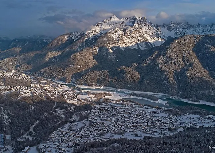 Lunga Via Delle Dolomiti * Calalzo di Cadore