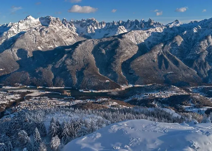 Lunga Via Delle Dolomiti * Calalzo di Cadore